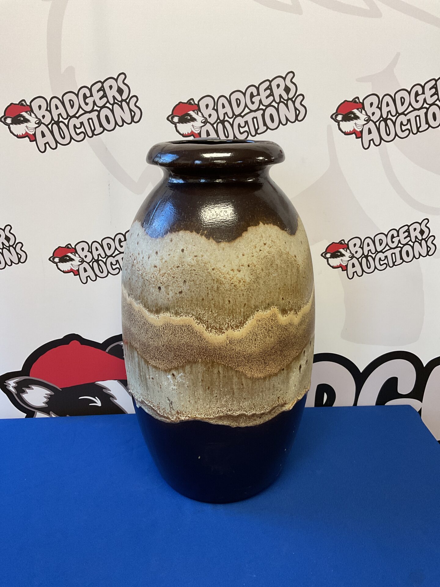 033 West german scheurich keramik fat lava vase