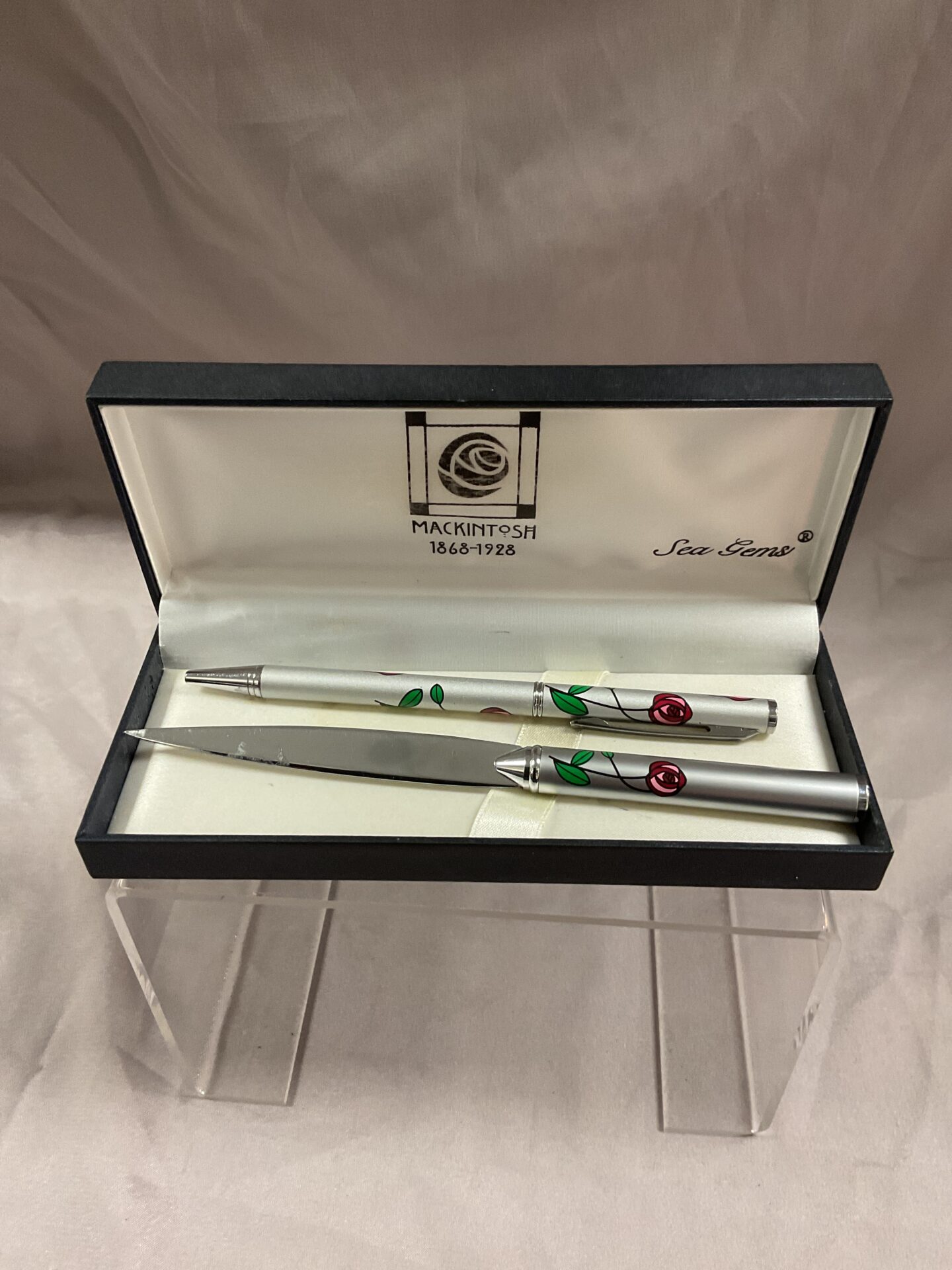 895 Mackintosh style pencil and paperknife set