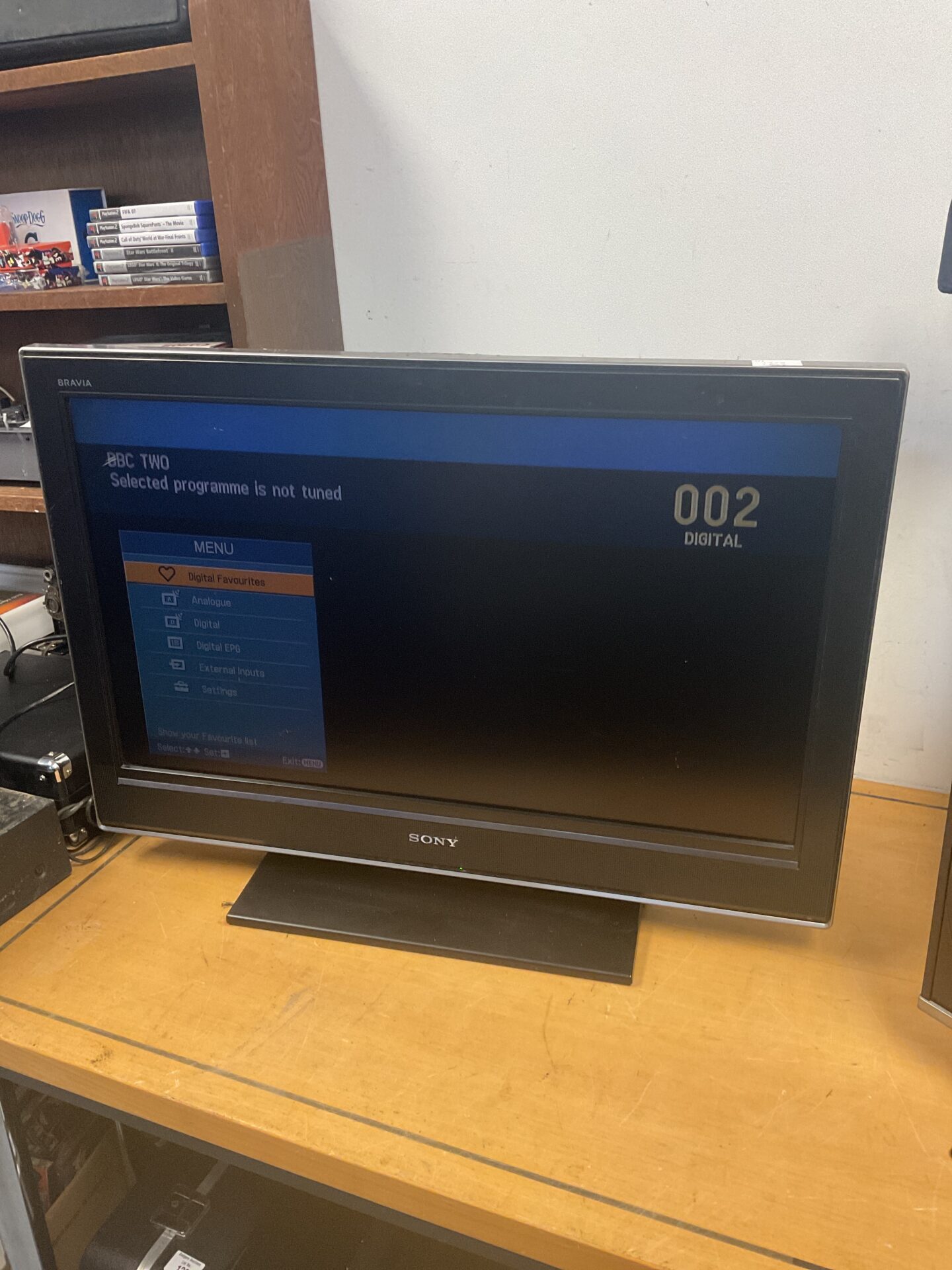 115 Sony bravia 32” hd tv working with remote