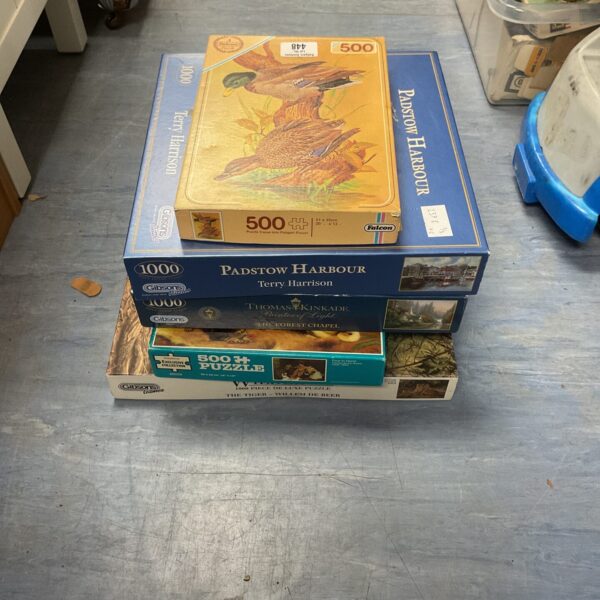 Mixed lot of vintage jigsaw puzzles including Gibsons and Falcon brands.