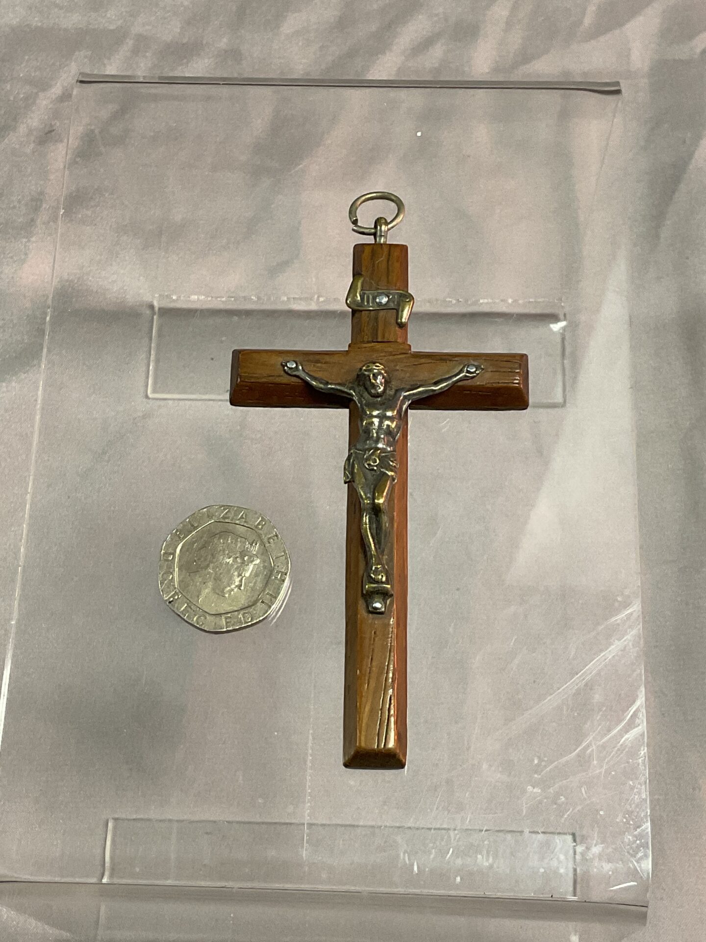 940 Wood crucifix