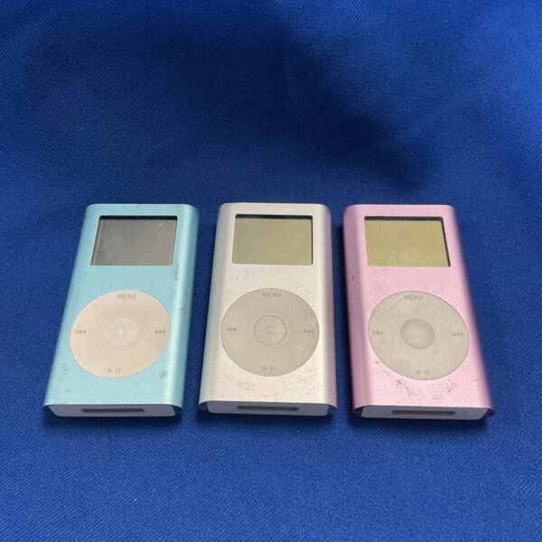 Blue Apple iPod Classic 3rd generation MP3 player.