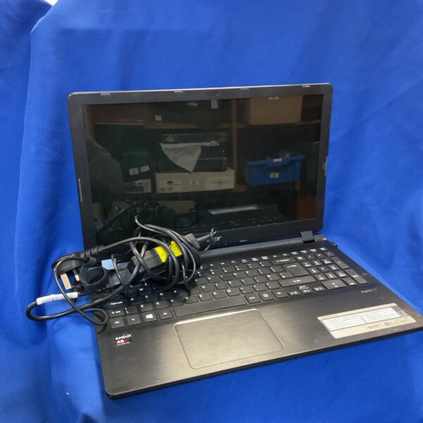 Black Acer Aspire V5-552 laptop with charger included.
