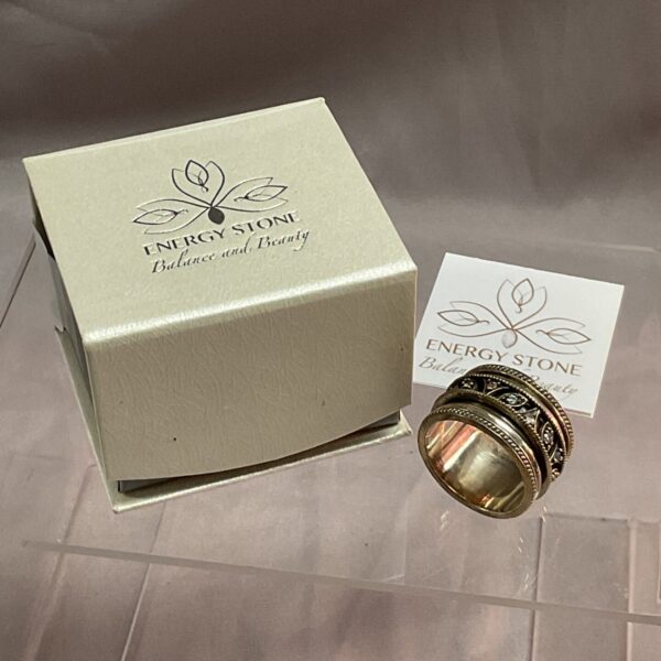 Detailed silver Taj Mahal ring, Indian jewellery collectible.