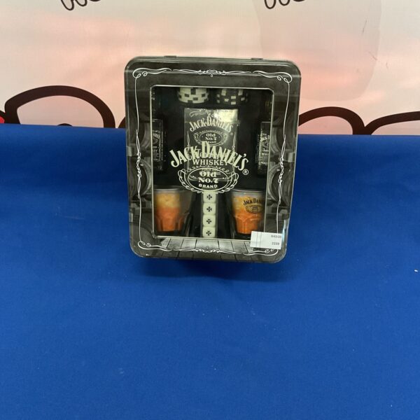 Jack Daniels Old No7 poker set in a collectible tin.