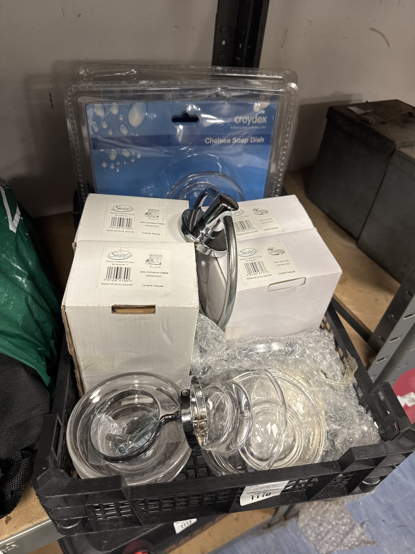 1110 Selection of new bathroom items