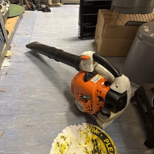 Stihl bg86c petrol leaf blower for garden and outdoor use.