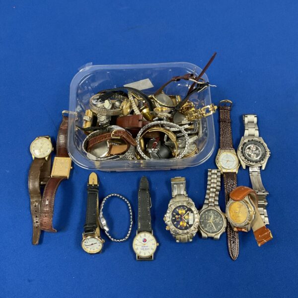 Tray of mixed lot watches including Rotary brand.