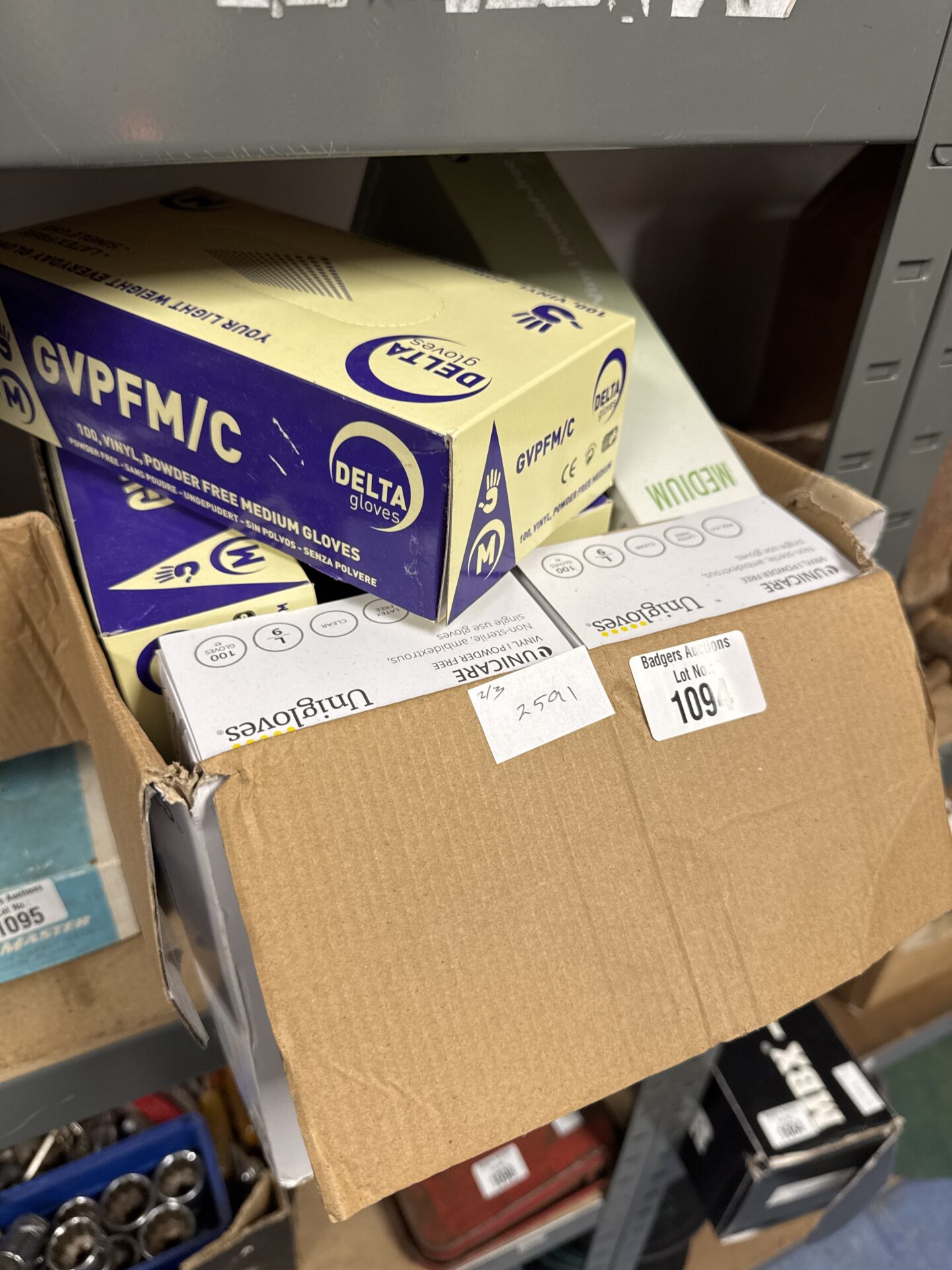 1094 Quantity of new latex gloves size M & L
