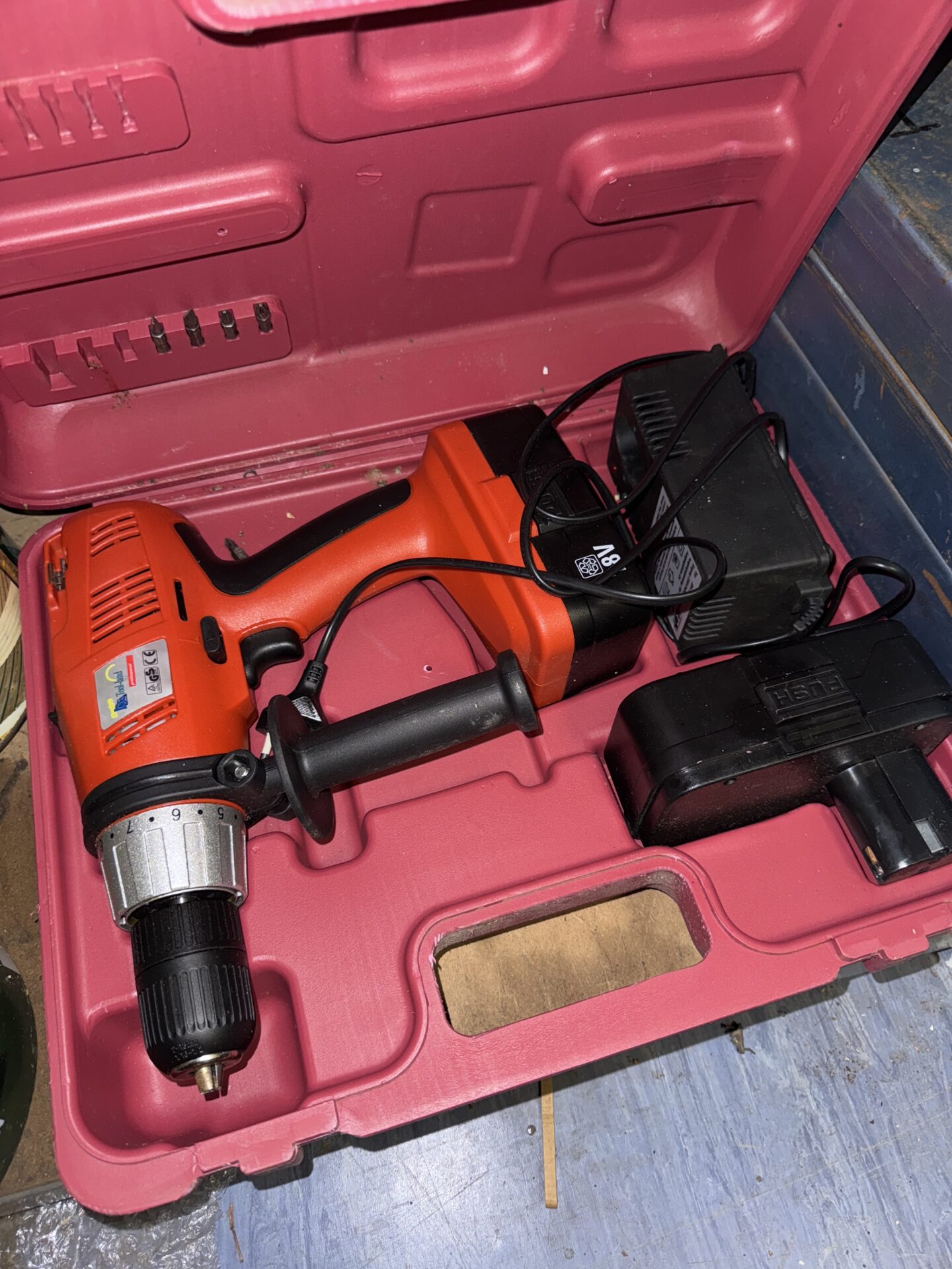 1102 Tool-land cordless drill with charger – untested, battery flat