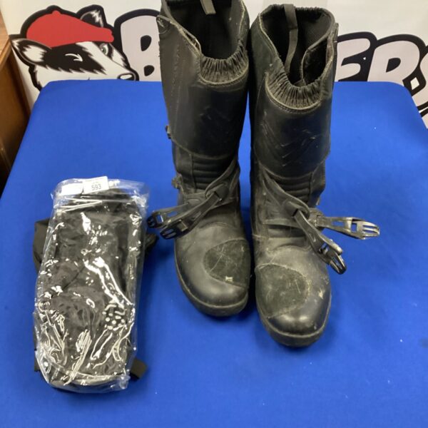 Black leather Frank Thomas biker boots, size 10.