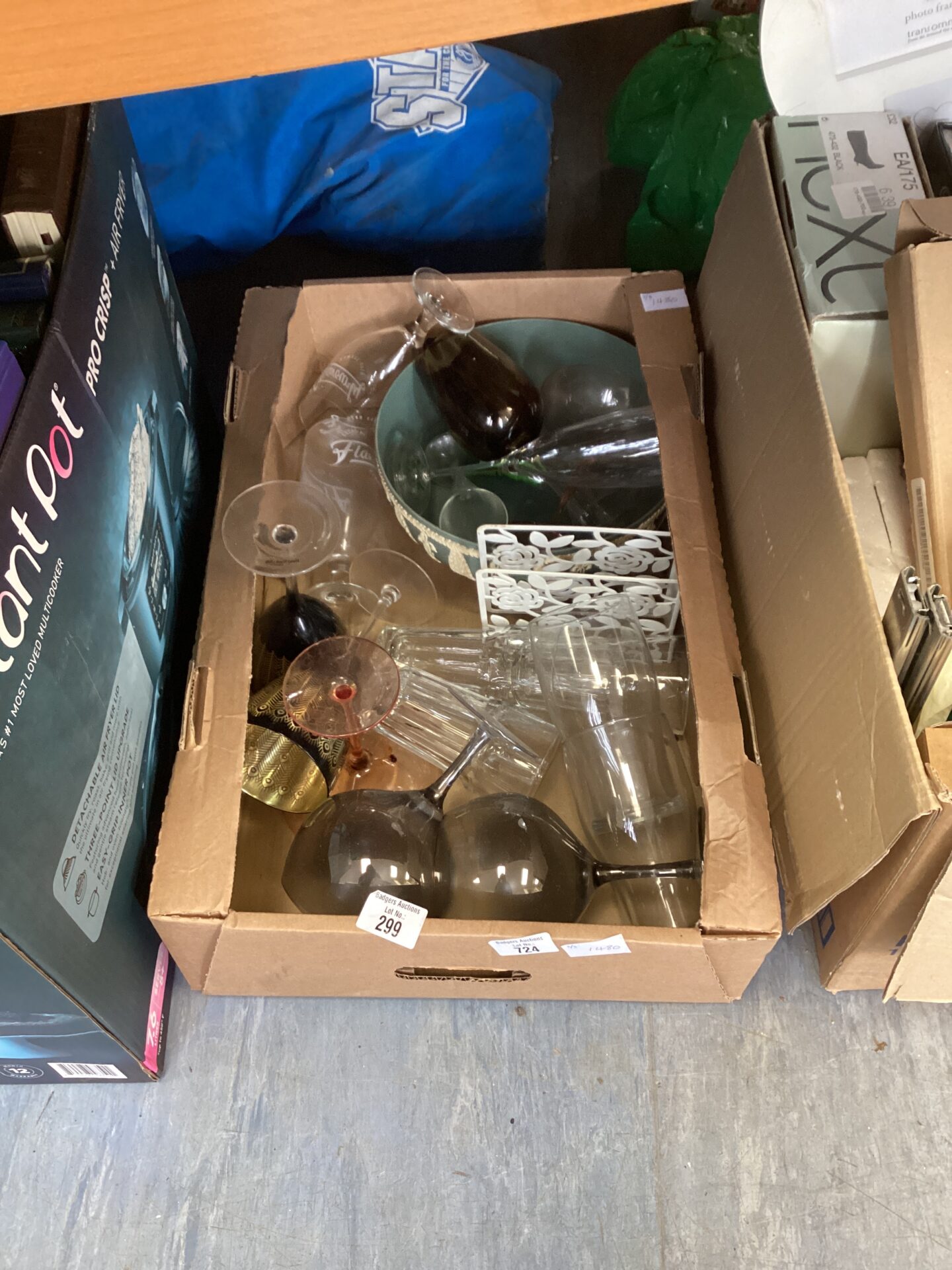 299 Box of Mixed Kitchen items incl glasses