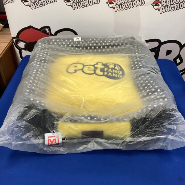 Round Fang Fang pet bed for cats and dogs.