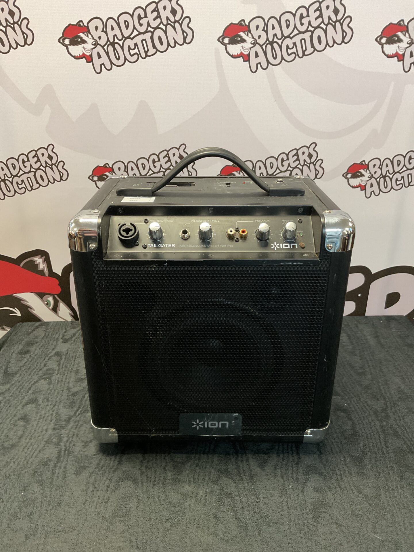 192 Ion tailgater portable sound system for ipod