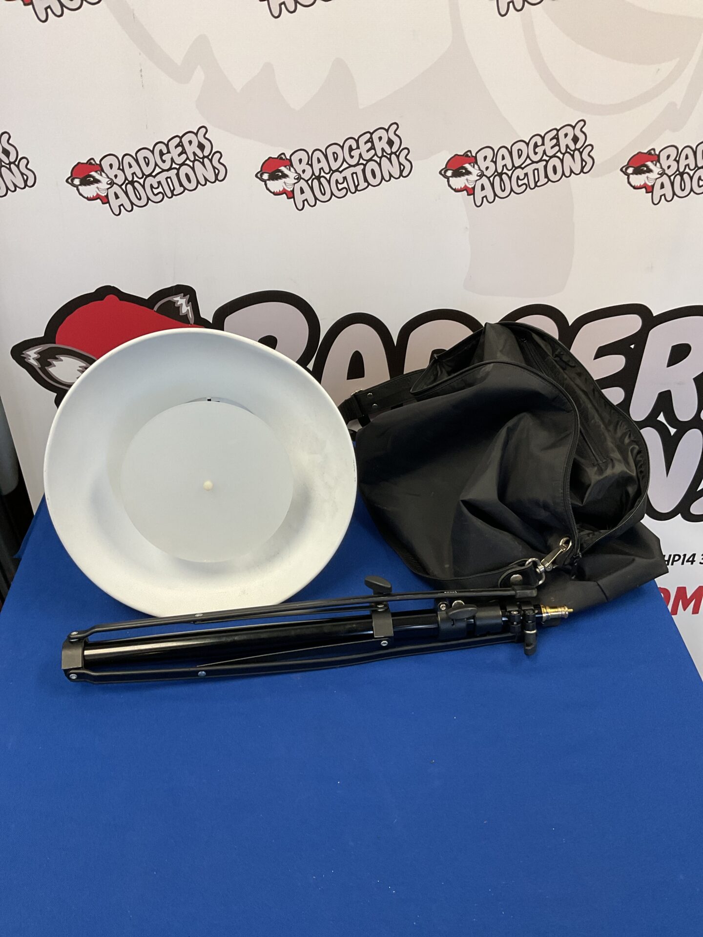 237 Bowens trilight studio light