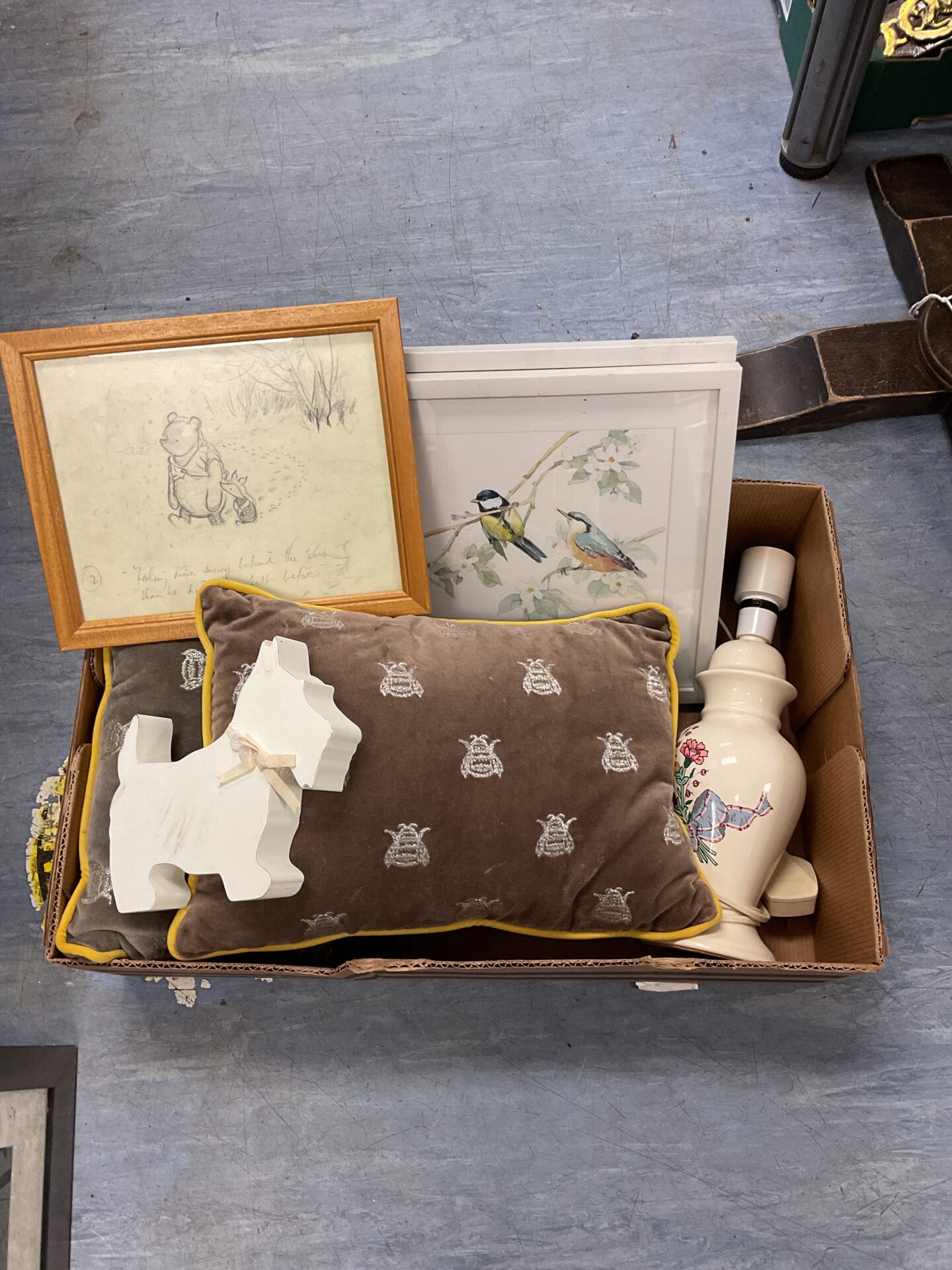 733 Box to include bee cushions, table lamp & winnie the pooh print