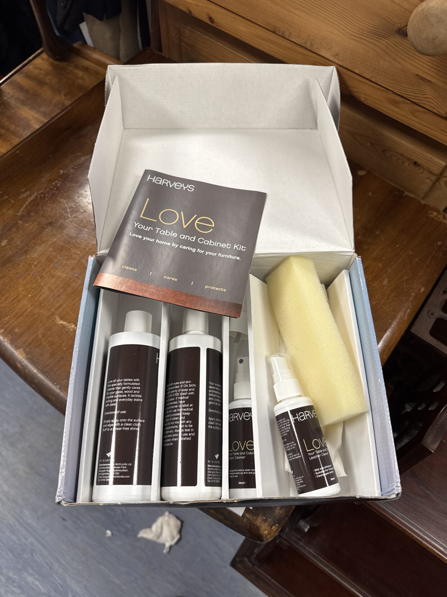 1089 Harveys love your table & cabinet care kit