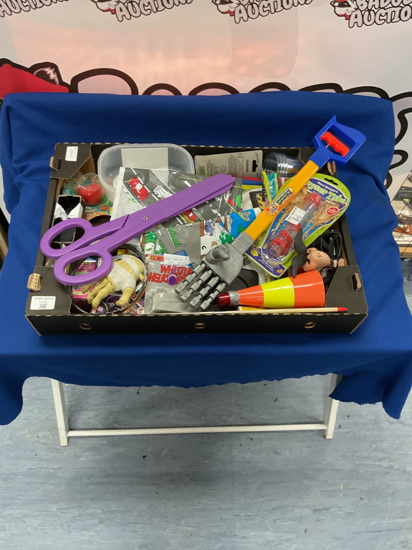 450 Crate of mixed toys & magic tricks