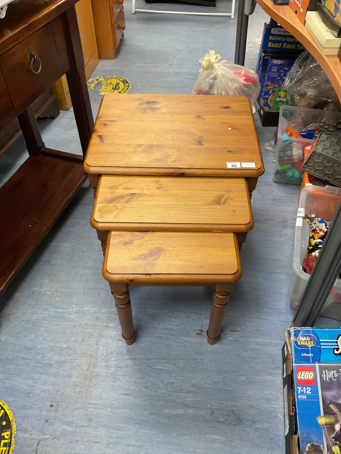 454 Pine nest of three tables
