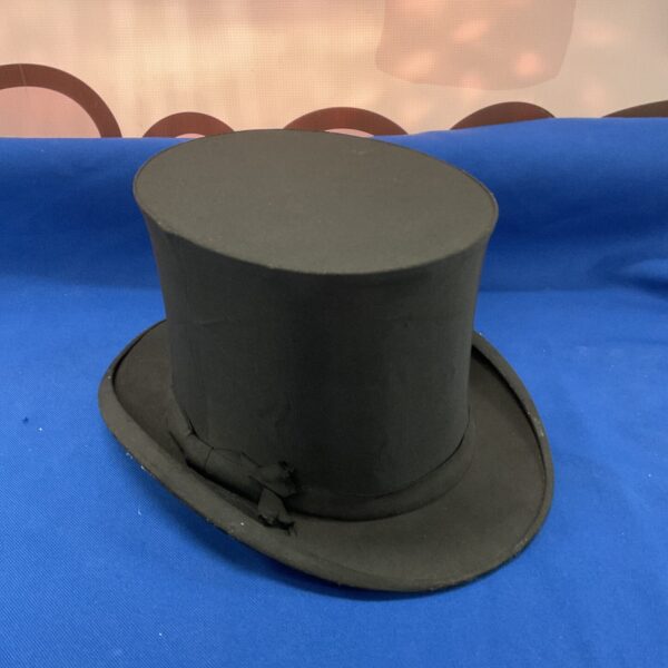 Vintage French top hat by Bunn & Co, silk plush.