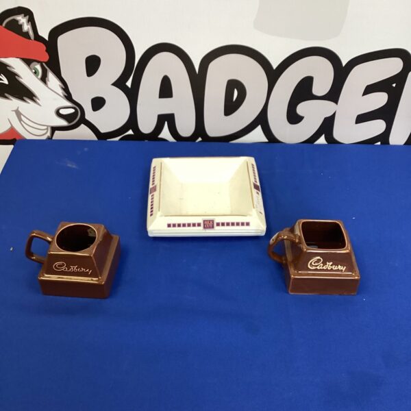Vintage Cadbury mugs and Silk Cut ashtray lot for collectors.