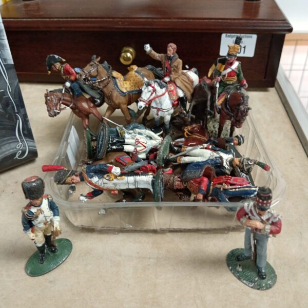 Tray of detailed Del Prado metal soldier figurines.