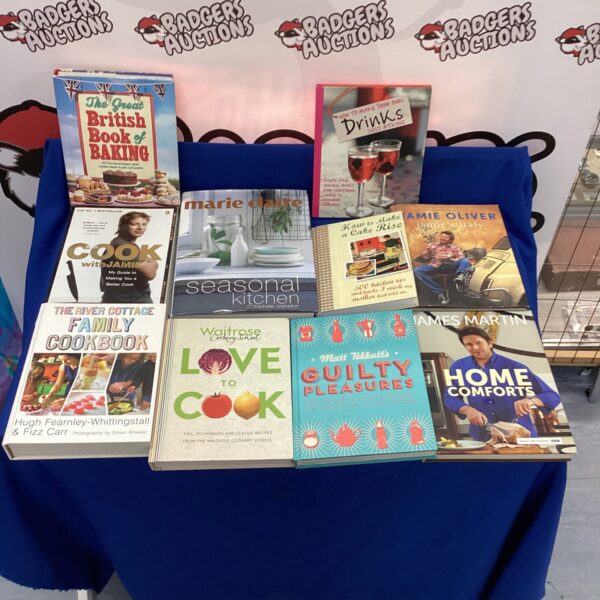 Bundle of cookery books including Jamie Oliver and James Martin titles.