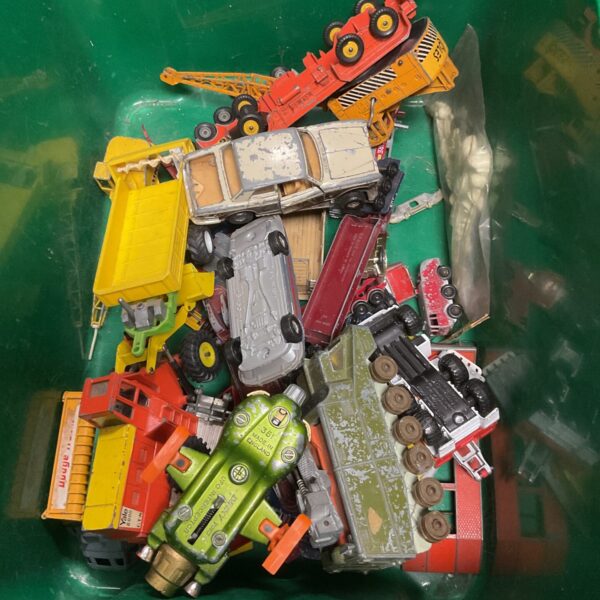 Mixed lot of vintage diecast toy vehicles including Dinky and Matchbox.