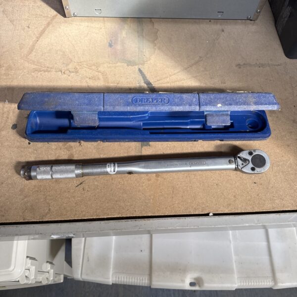 Draper 3001a torque wrench in its original case, a workshop tool.