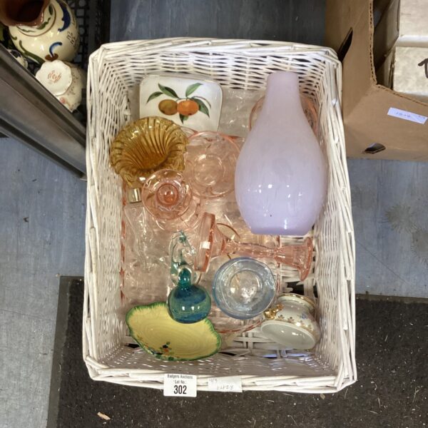 Assorted vintage decorative glassware including a pink swan.