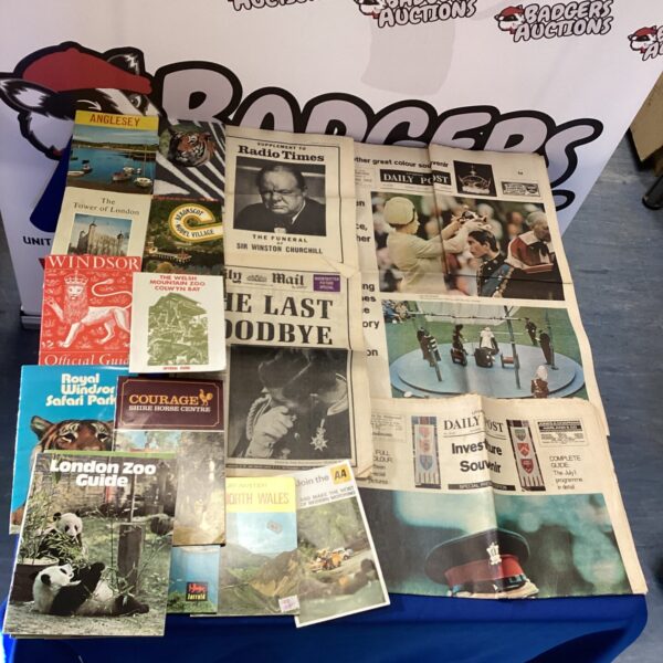Vintage lot of guides and newspapers including Windsor and London Zoo.