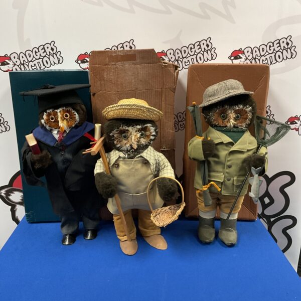 Group of vintage jungle toys character owls.