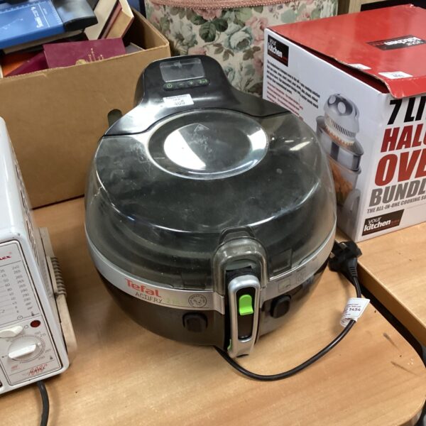 Tefal Actifry 2in1 low fat fryer kitchen appliance on display.