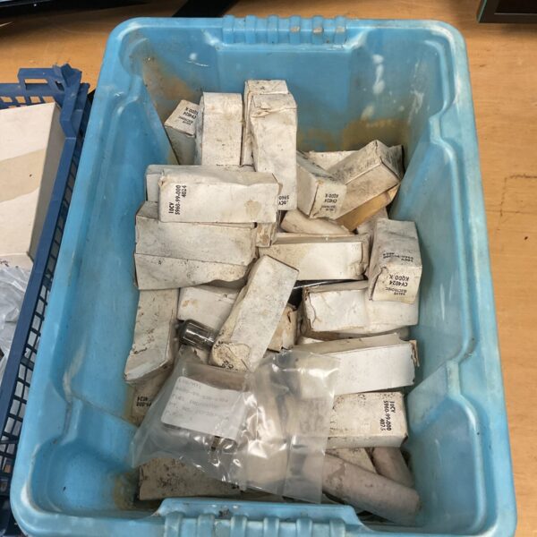 Mixed lot of vintage radio valves including CV4024 model.