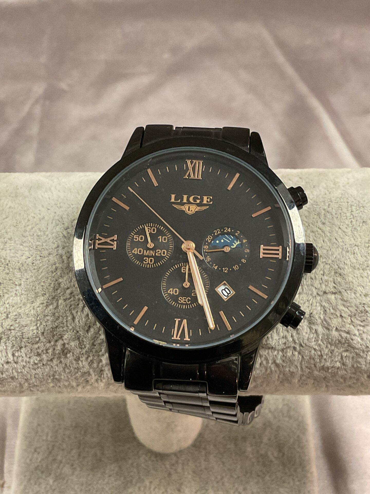 725 Lige style Quartz gents wristwatch
