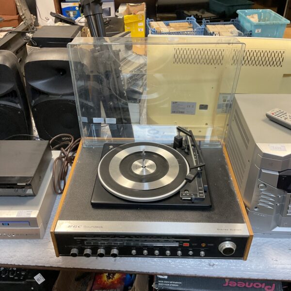 Vintage Gec Soundeck turntable in woodgrain finish.