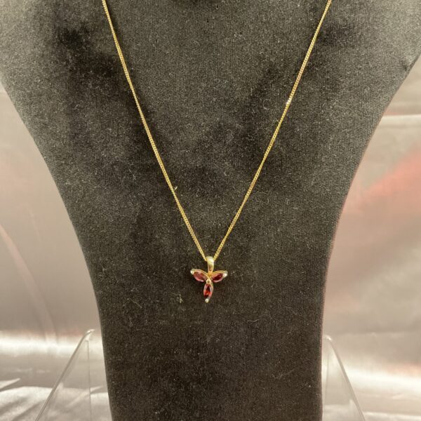9ct gold garnet pendant 18”  necklace 2.8g