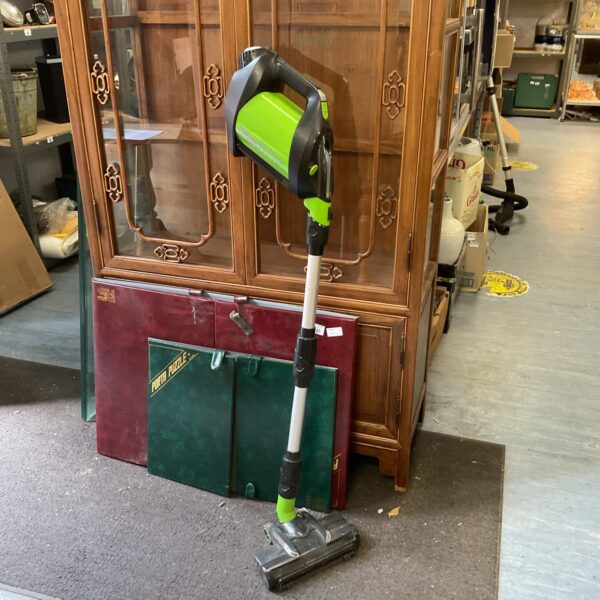 Gtech Pro 2 cordless vacuum cleaner in used condition.