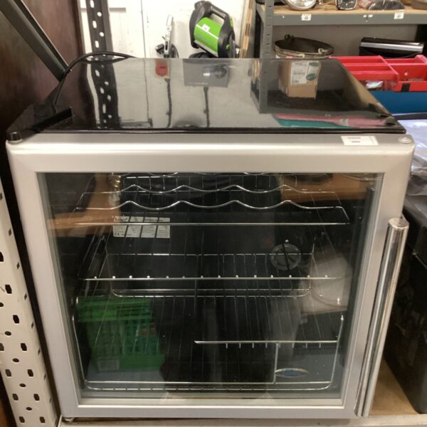 Compact Lec drinks fridge for under-counter beverage storage.