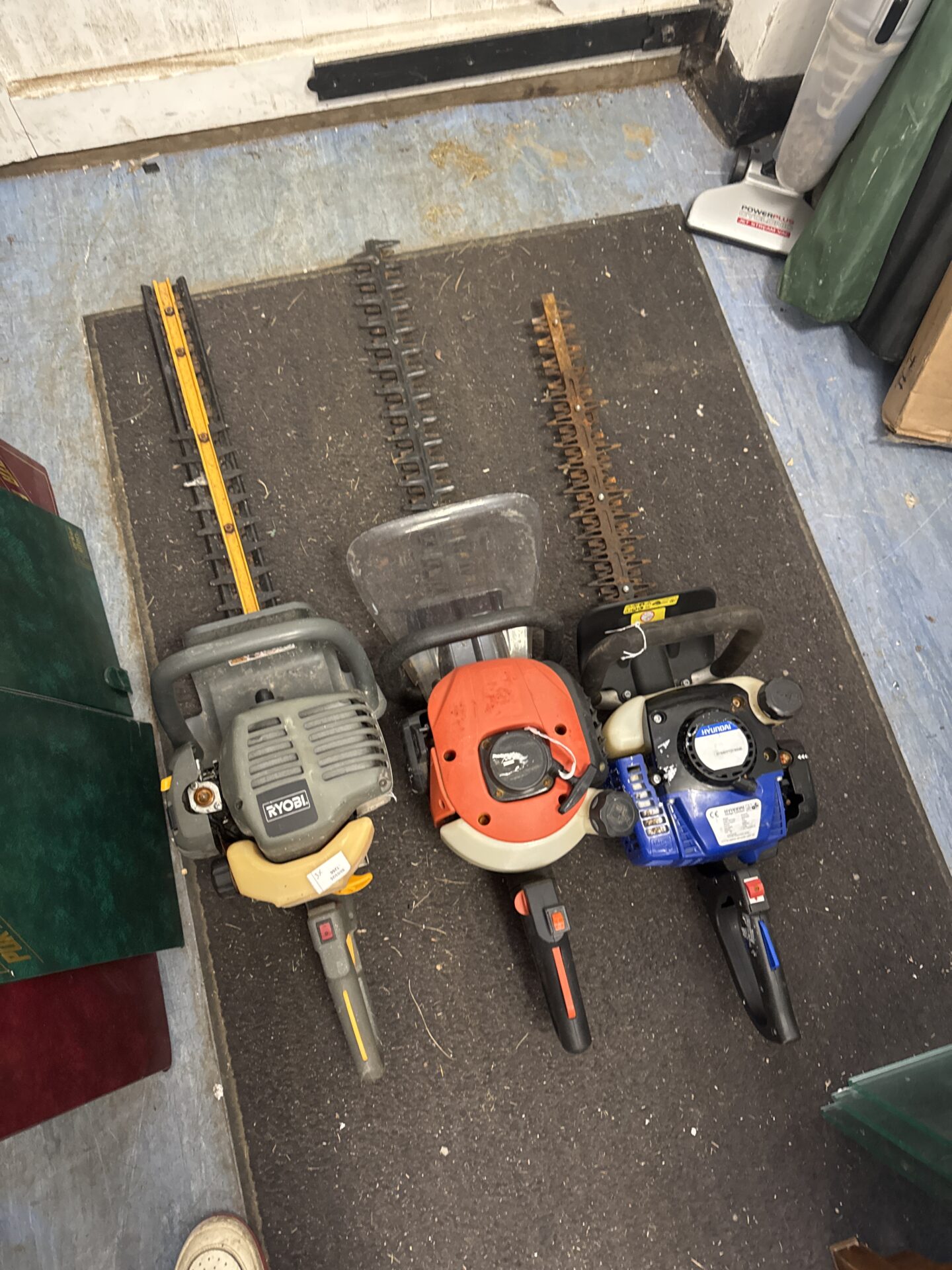 910 Three untested petrol chainsaws inc Hyundai, Ryobi & unbranded