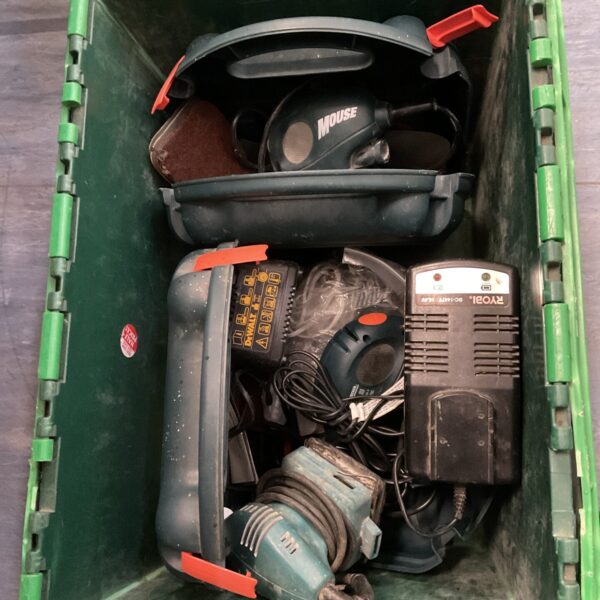 Lot of power tool chargers and detail sanders including Dewalt and Ryobi.