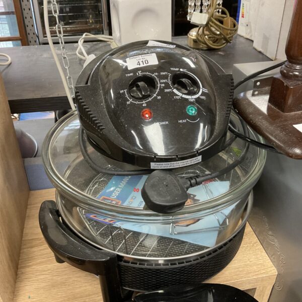 Front view of an Aldi halogen air fryer with adjustable settings.