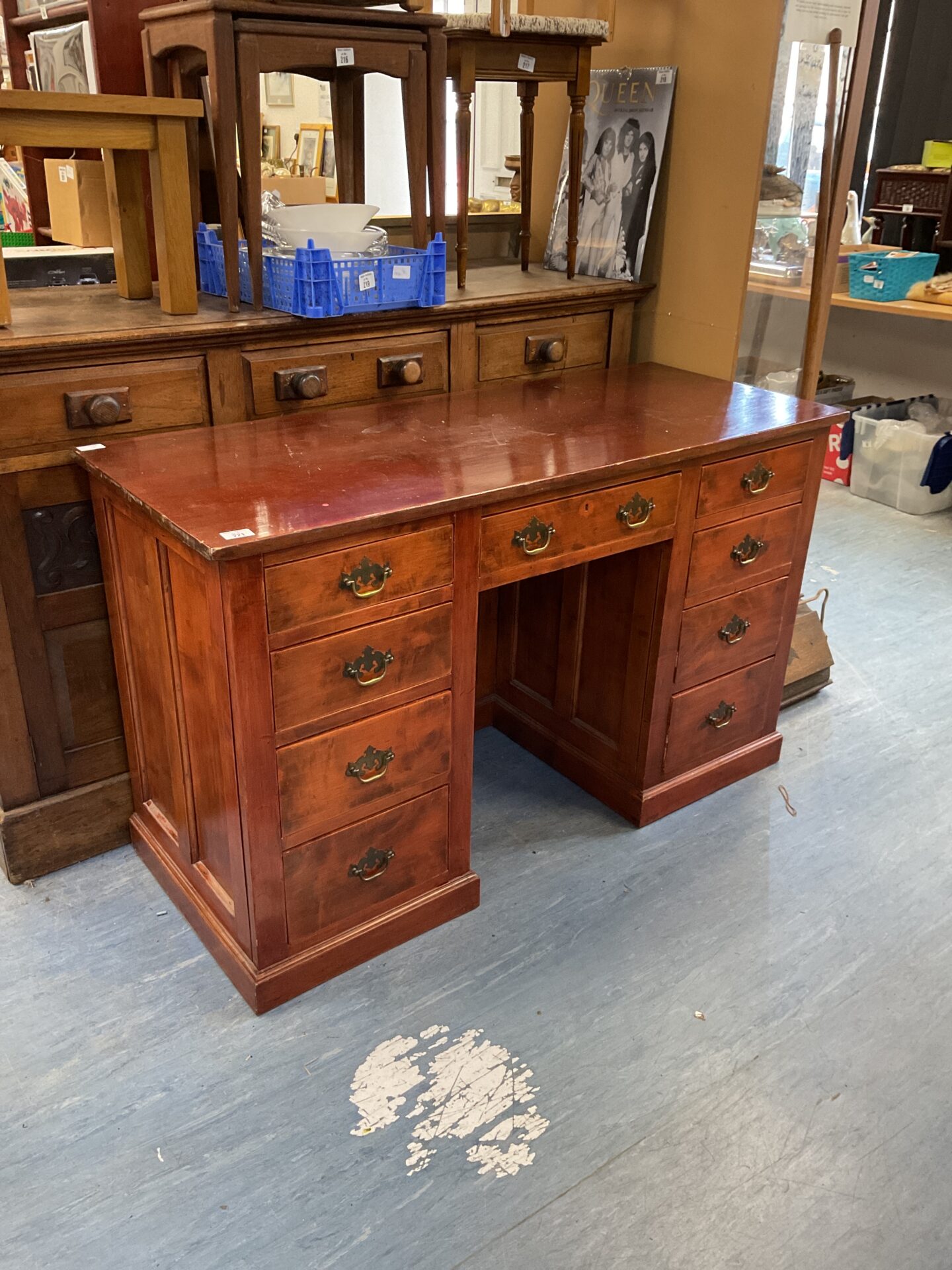 221 Vintage mahogany desk