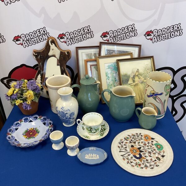 Mixed pottery and porcelain collection including Denby and Royal Albert pieces.