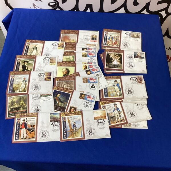 Large lot of vintage Great Britain history postcards for collectors.