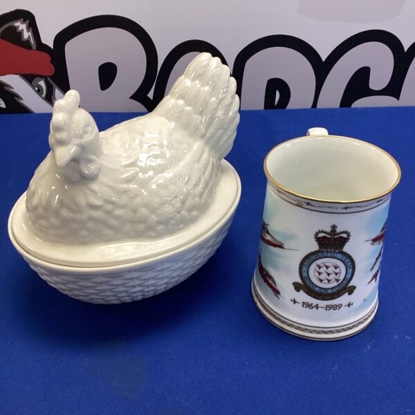 Red Arrows mug and ceramic chicken egg holder set.