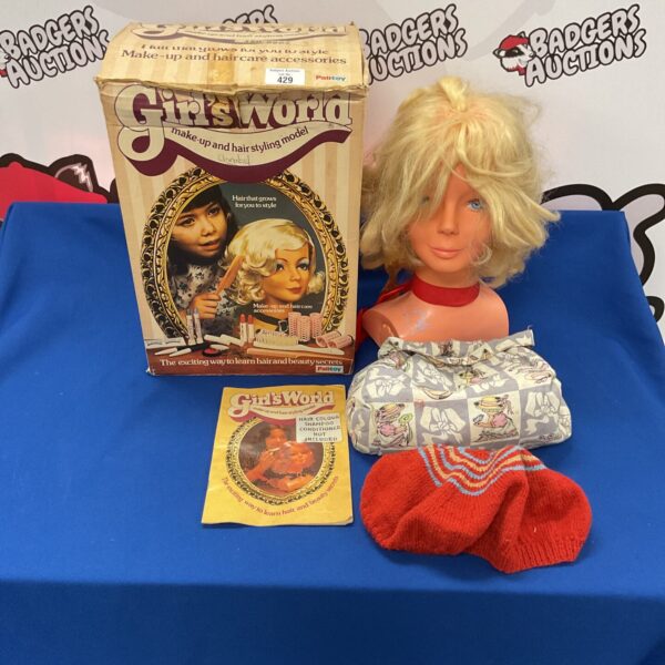 Vintage PaliToy Girl’sWorld make up and hair styling model 429.
