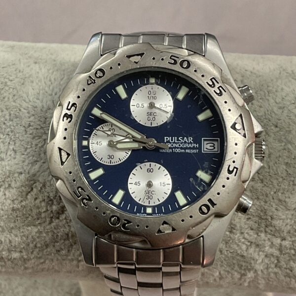 Blue dial Pulsar quartz wristwatch with stainless steel bracelet.