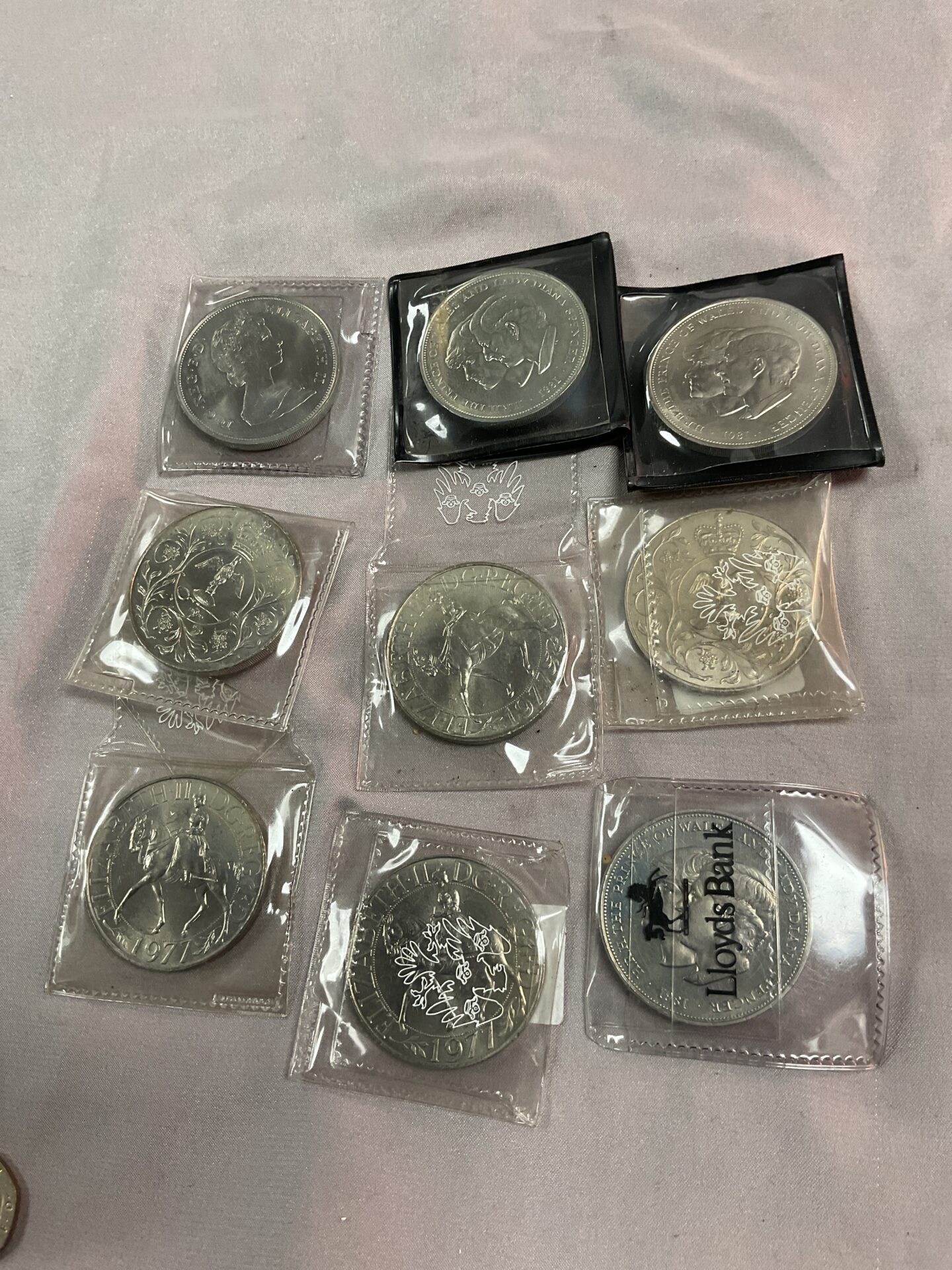 899 Collection of nine commemorative coins
