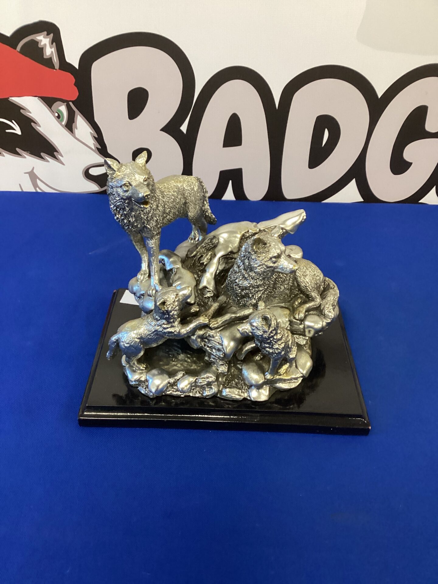 363 Wolf Pack Table Ornament